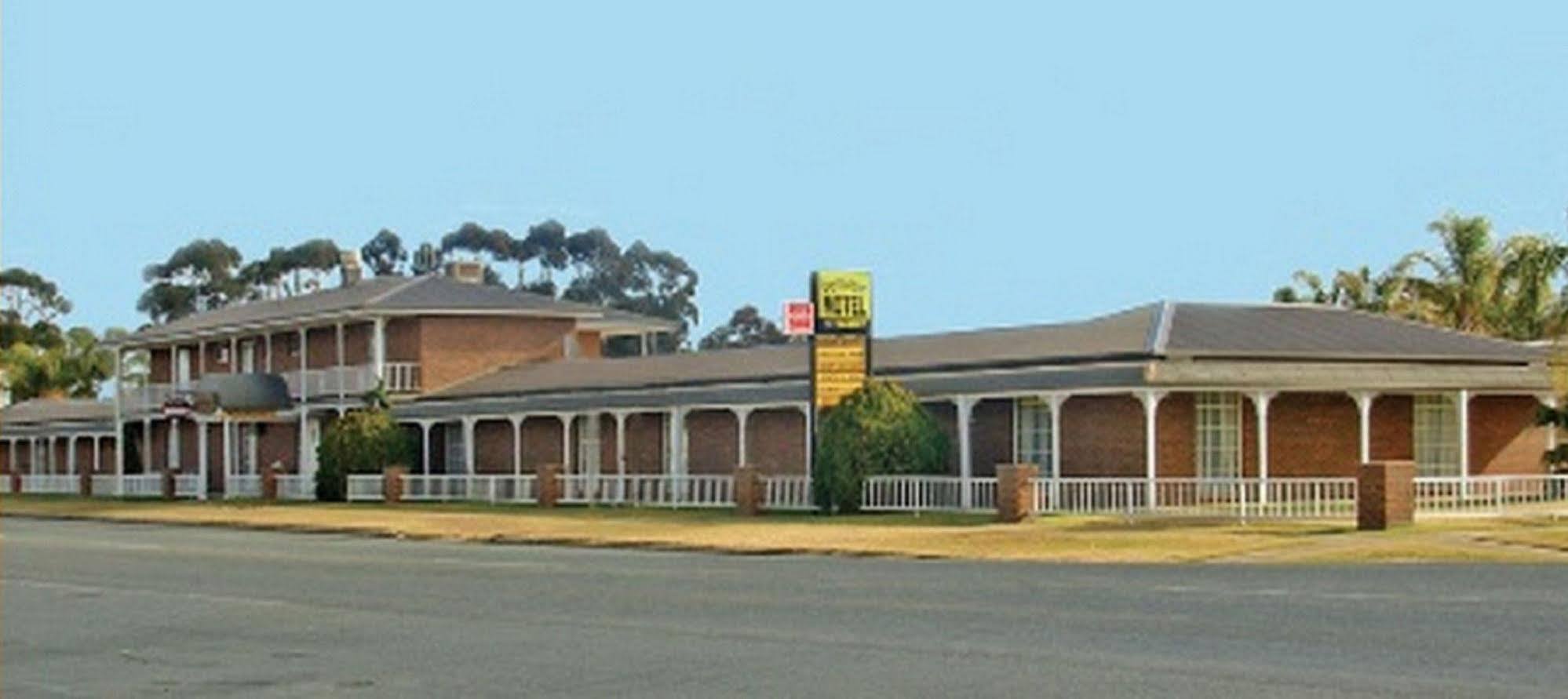 Riviana Motel Deniliquin Exteriér fotografie
