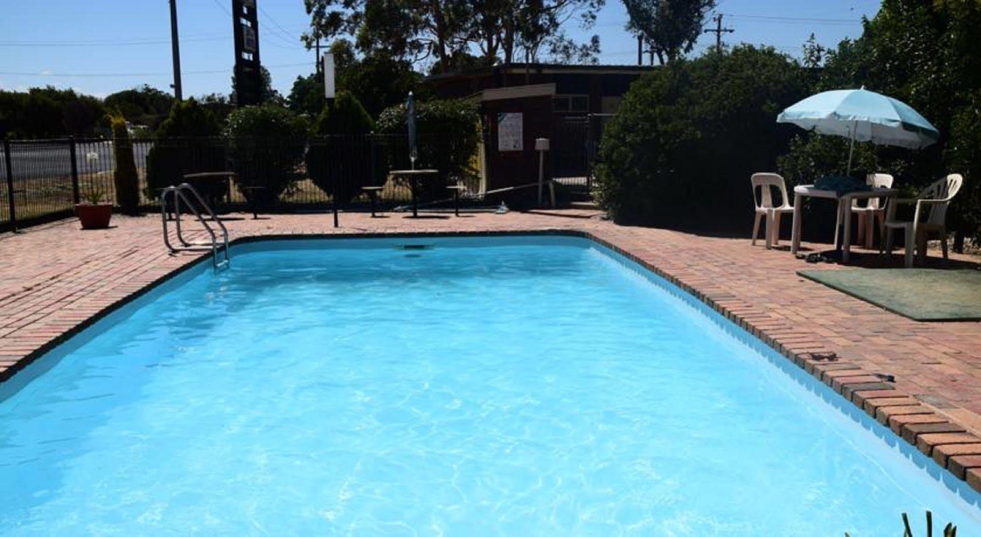 Riviana Motel Deniliquin Exteriér fotografie